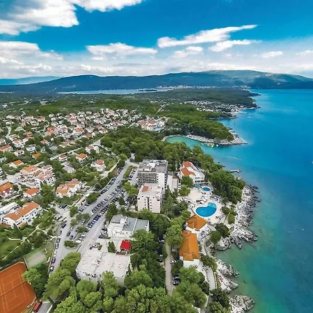Apartment Amazing In W/ Wifi And 1 Bedrooms *