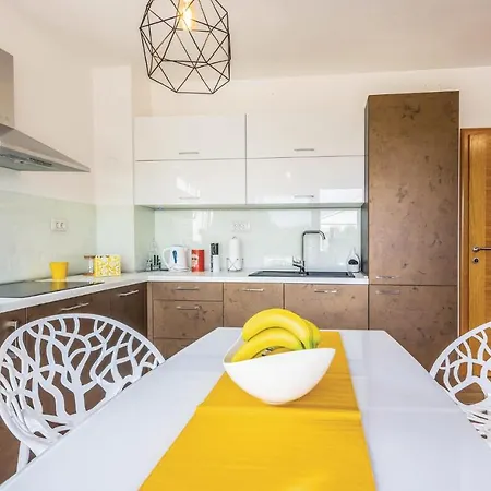 Apartment Amazing In W/ Wifi And 1 Bedrooms