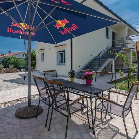 Amazing In W/ Wifi And 1 Bedrooms Apartment Pinezici (Krk)